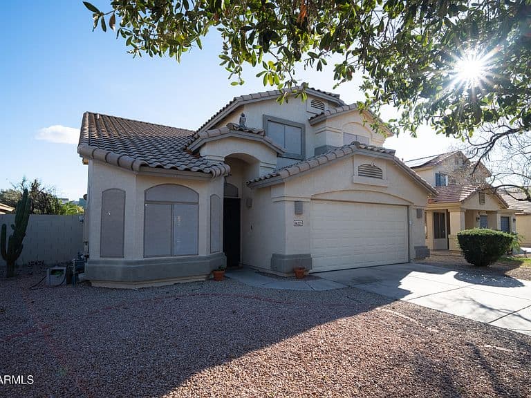 16221 W LATHAM Street photo 3