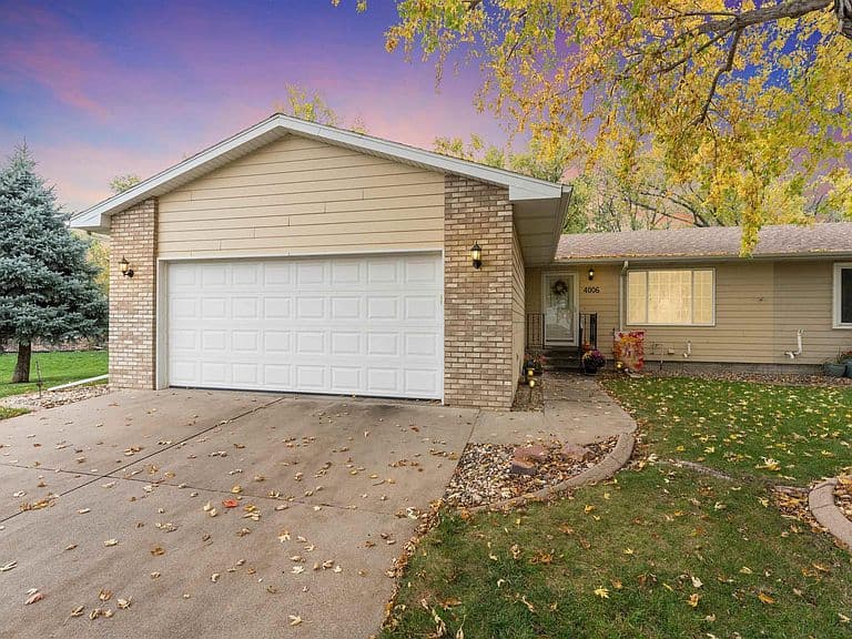 4006 W Newcomb Dr photo 2