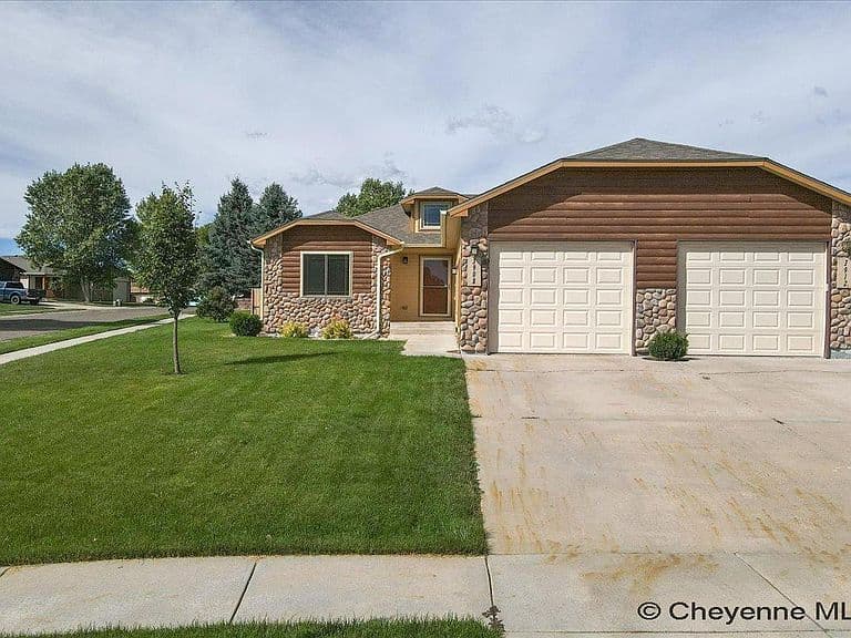3908 Regal Ct photo 1