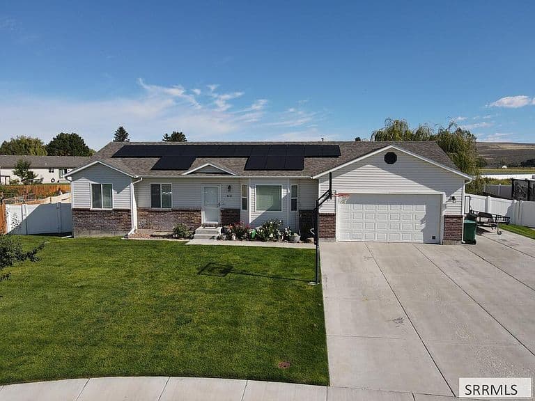 5461 E Elliott Dr photo 1