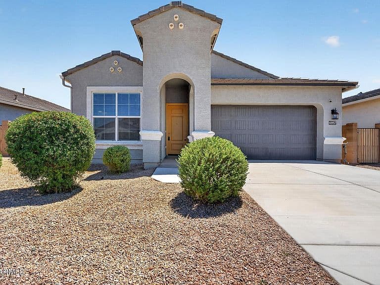 40957 W SHAVER Drive photo 1