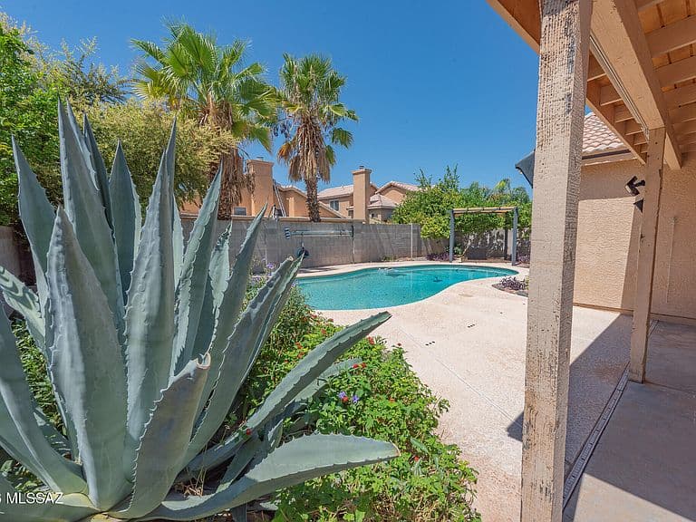 6706 W Nueva Vista Dr photo 3