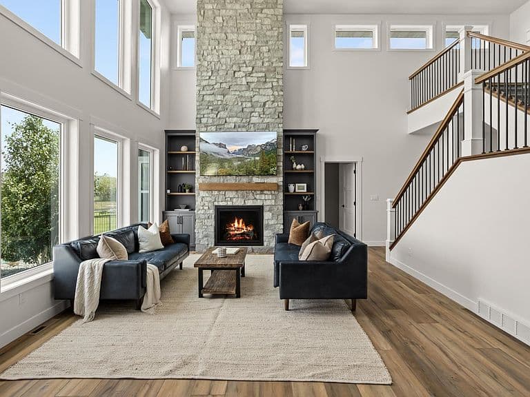 2815 Rivers Bend Dr E photo 5