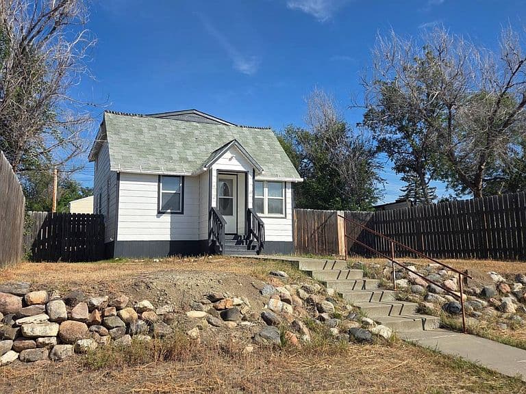 412 Eureka St photo 1