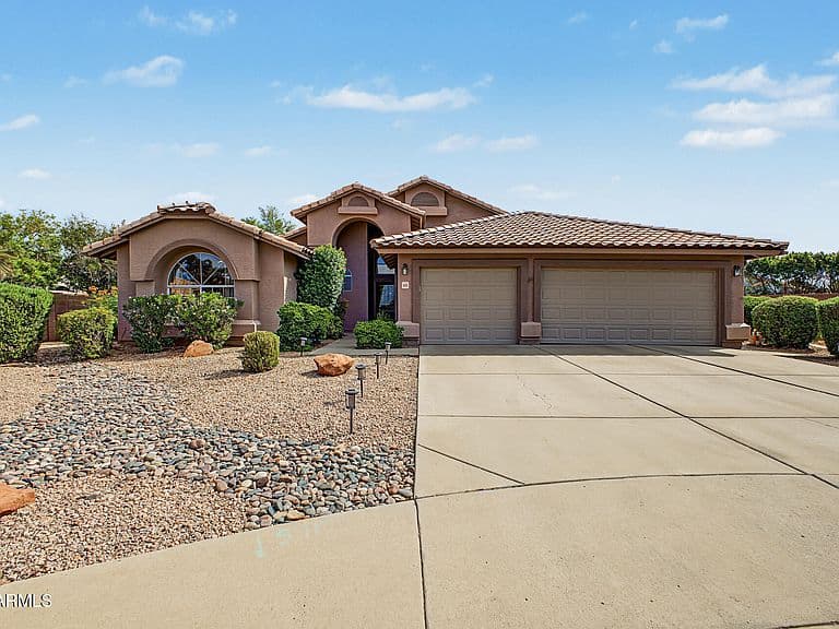 434 W MENDOZA Circle photo 1
