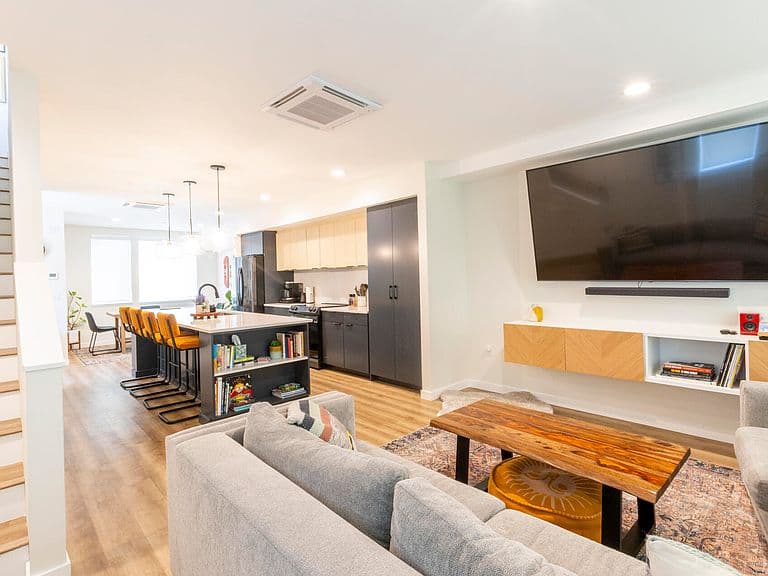 410 N River St #10 photo 2
