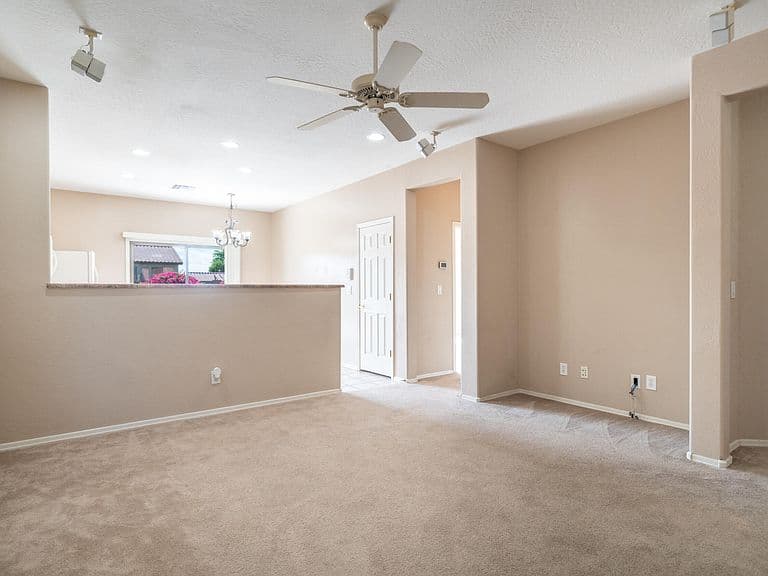 2523 W Memorial Drive photo 4