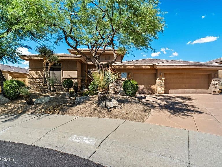 11572 E RUNNING DEER Trail photo 2