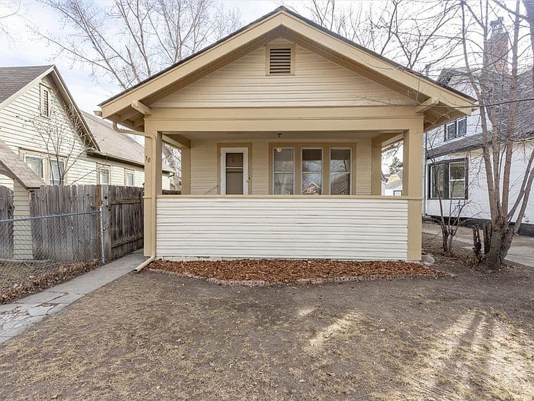 30 Lewis Ave photo 2