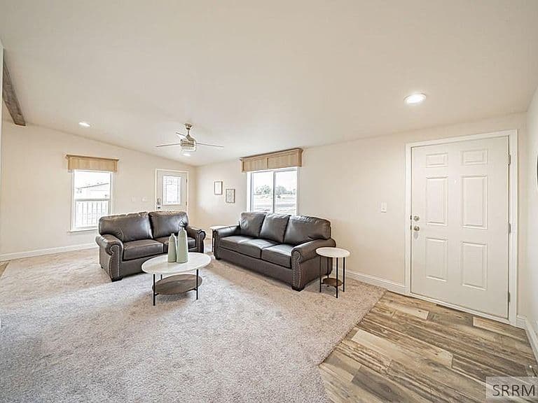 960 Cottage Ln photo 5