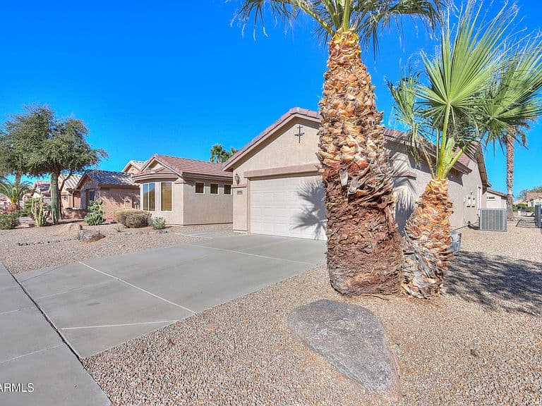 2394 E FIESTA Drive photo 2