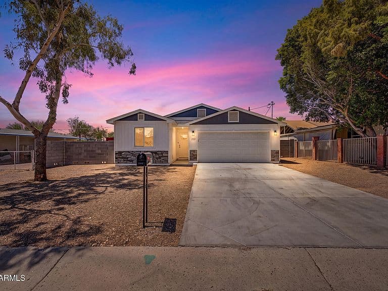 526 S CRISMON Road photo 1