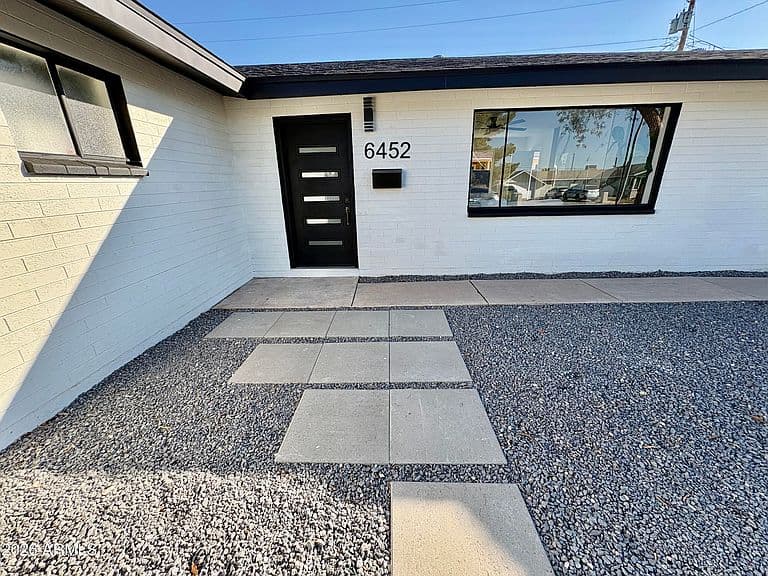 6452 W READE Avenue photo 3