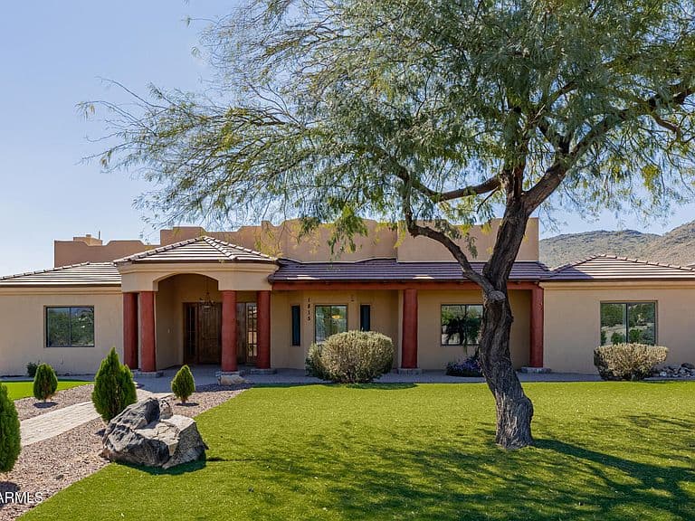 1815 W Maddock Rd photo 1