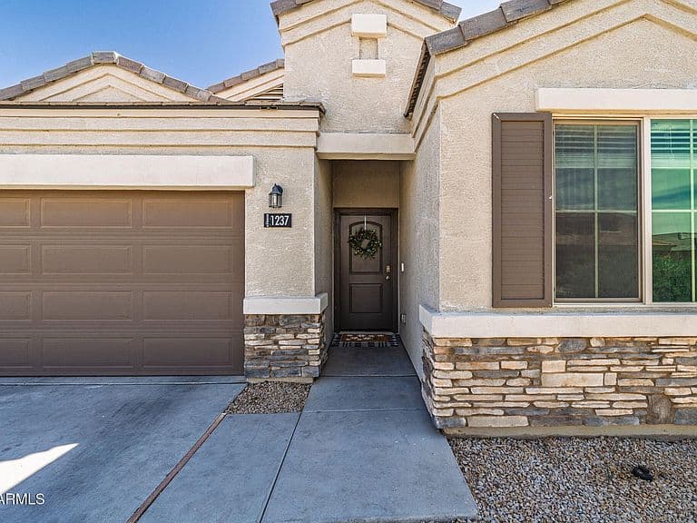 1237 E PAUL Drive photo 4