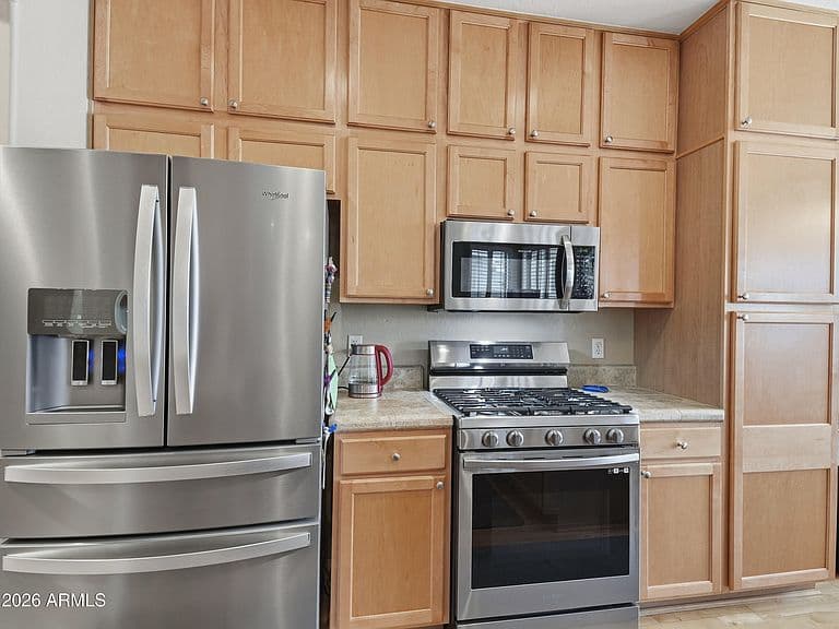 212 E CANARY Court photo 2