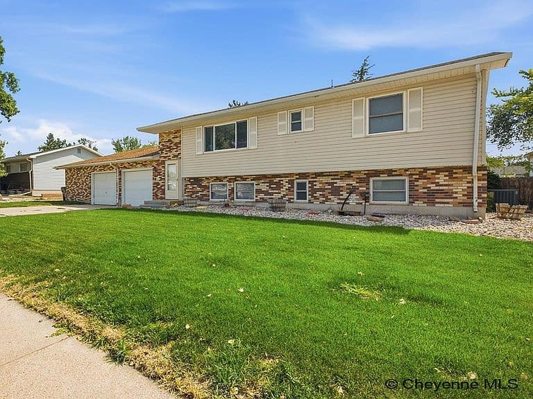 4769 Moran Ave photo 1