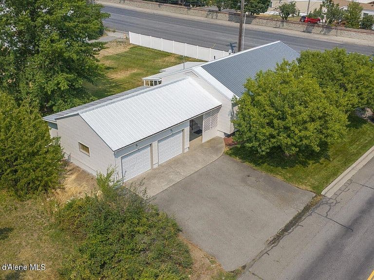 711 E Mullan Ave photo 2