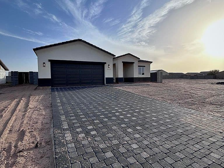 10453 W Carousel Drive photo 2