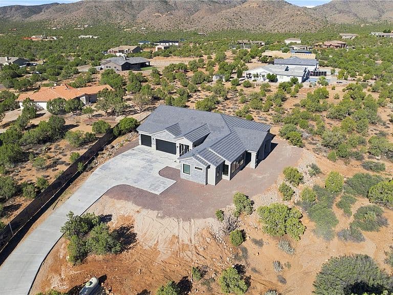 785 W Island Drive photo 1