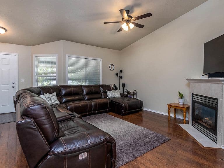 485 N Nebula Ave photo 5