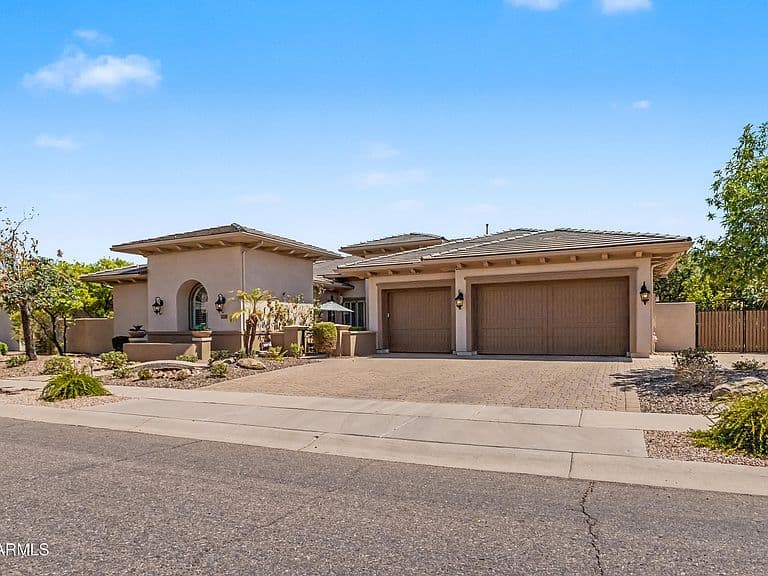 313 W MALIBU Drive photo 3