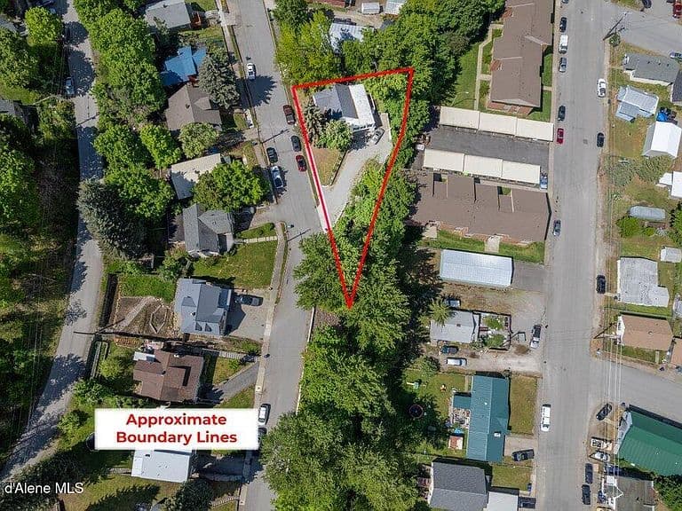 210 E Market Ave photo 4