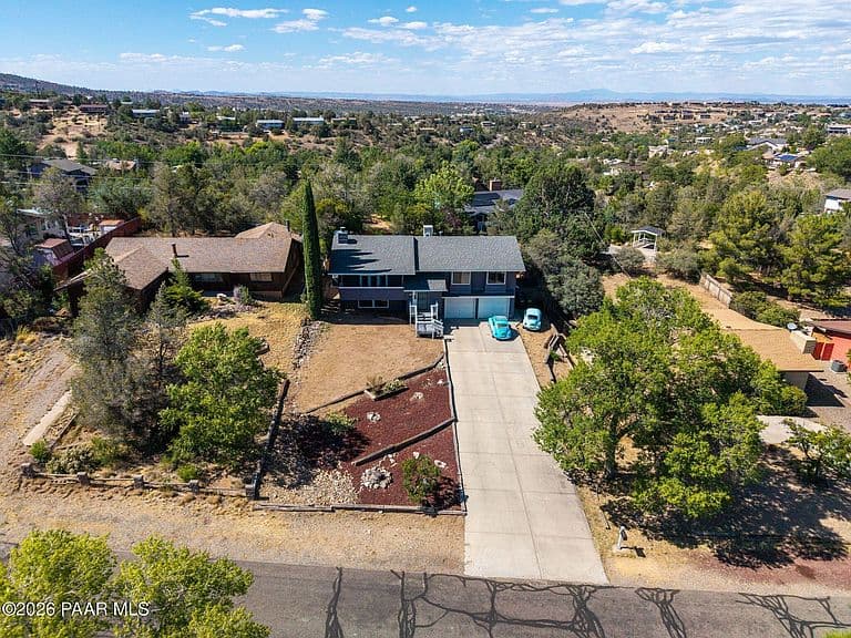 434 Stewart Cir photo 2