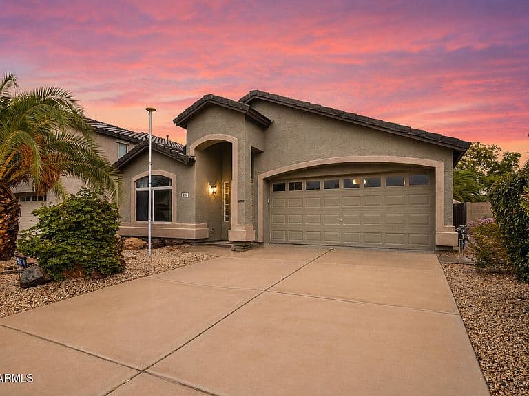 897 E MOUNTAIN VIEW Road photo 1