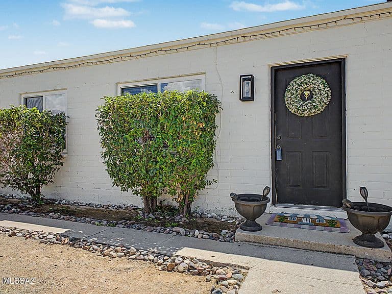 4550 E Cooper St photo 3