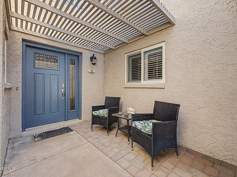 1121 E COCHISE Drive photo 2
