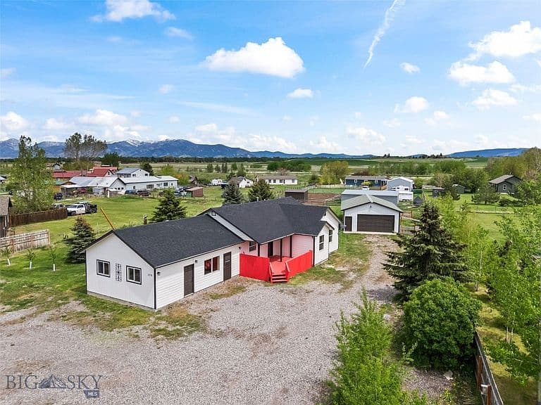 108 Violet Rd photo 1