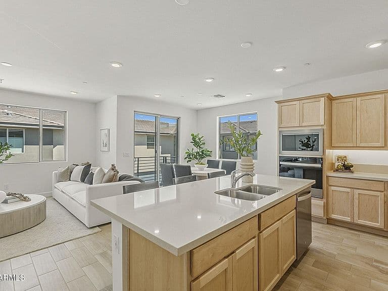 2121 W SONORAN DESERT Drive #99 photo 1
