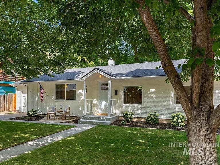 1912 W Dora St photo 1