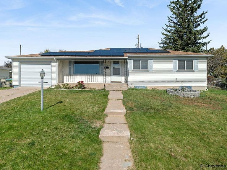 810 Cahill Dr photo 1
