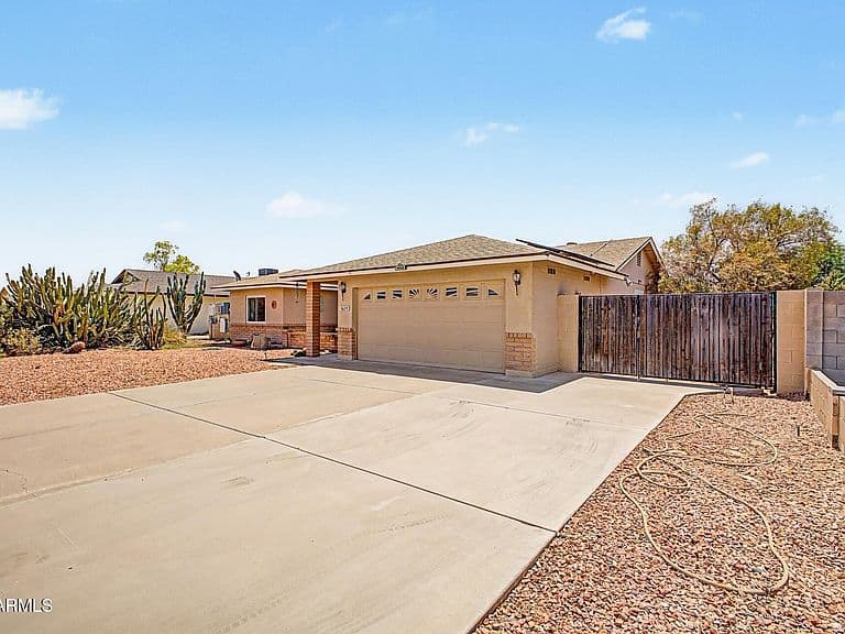 9609 W ECHO Lane photo 5