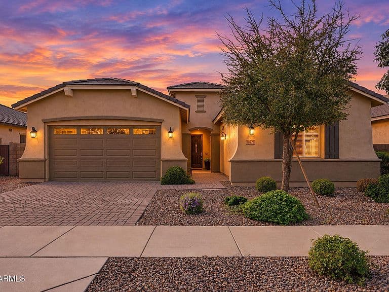 20523 E CARRIAGE Way photo 2