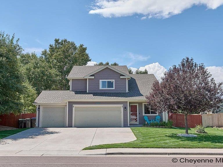 1406 Meadow Dr photo 1