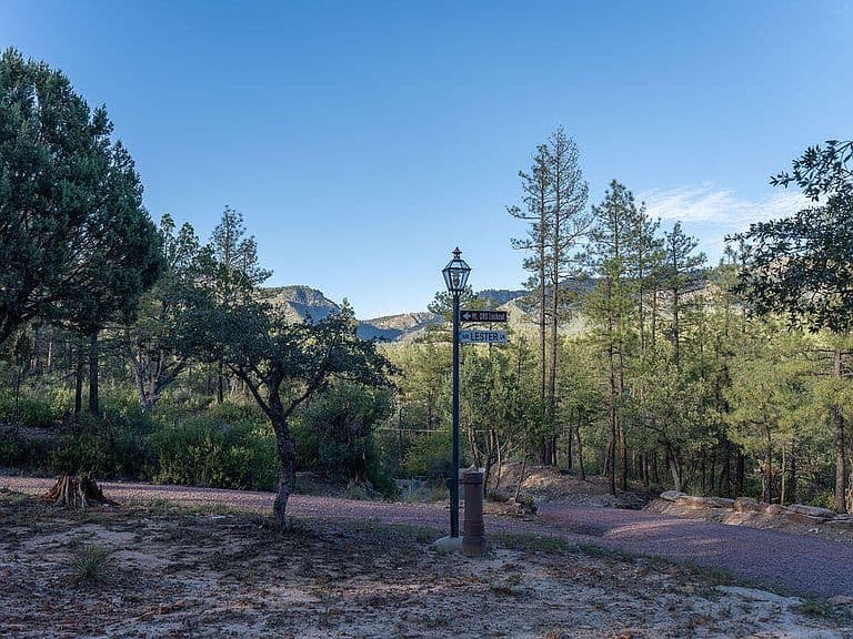 187 W Knoll Dr photo 3
