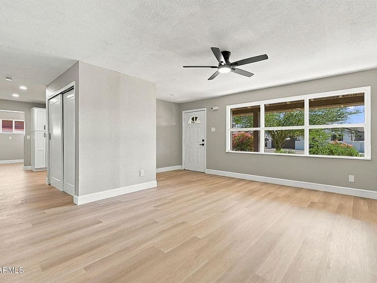 2936 W HIGHLAND Avenue photo 4