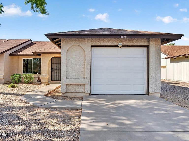 2926 E ISABELLA Avenue photo 4
