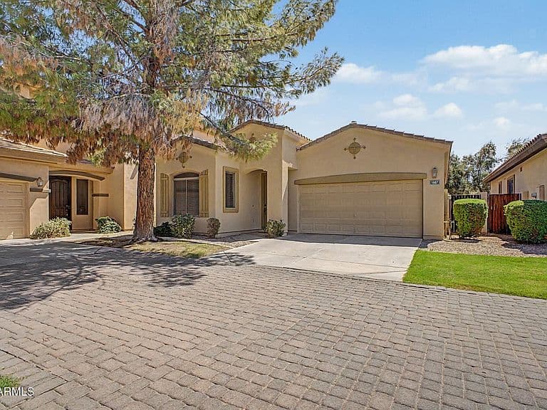 1887 W PERIWINKLE Way photo 2