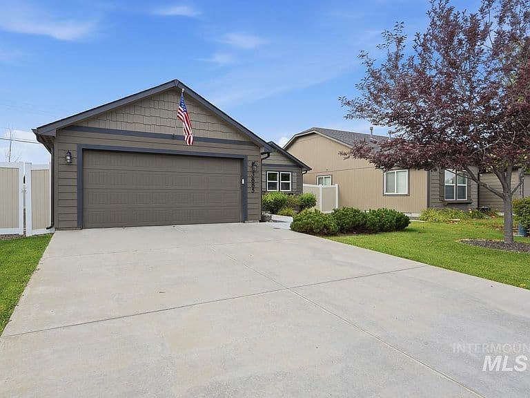 3885 S Windy Ridge Dr photo 2