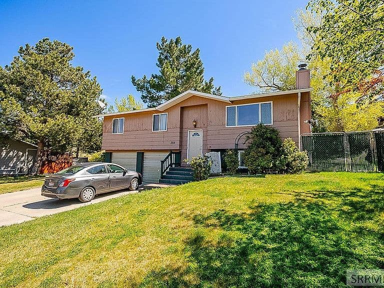 2515 Woodhill Way photo 1