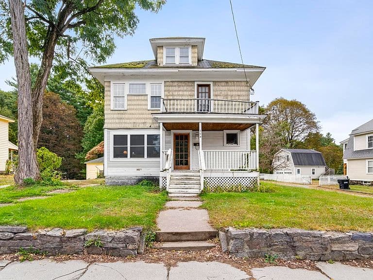 110 Myrtle Street photo 1