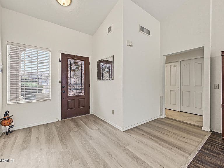 9126 E EMERALD Drive photo 2