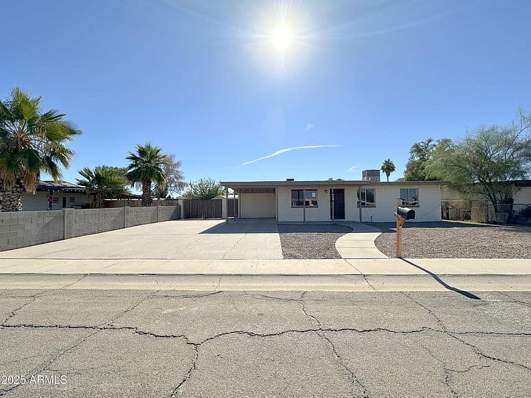 119 E Cholla Street photo 4