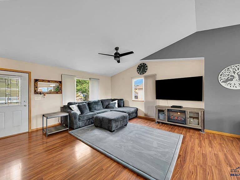 4908 Coal Bank Dr photo 3