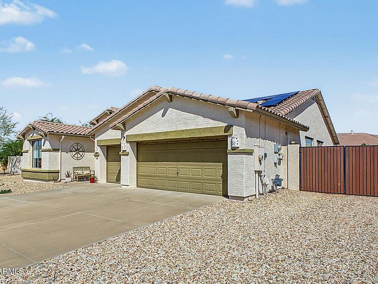 10135 S 185TH Avenue photo 4