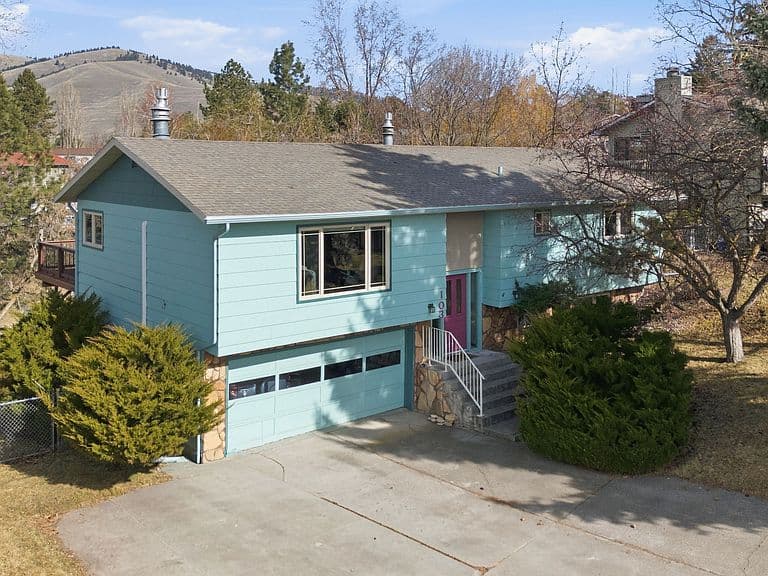 103 Terrace Way photo 2